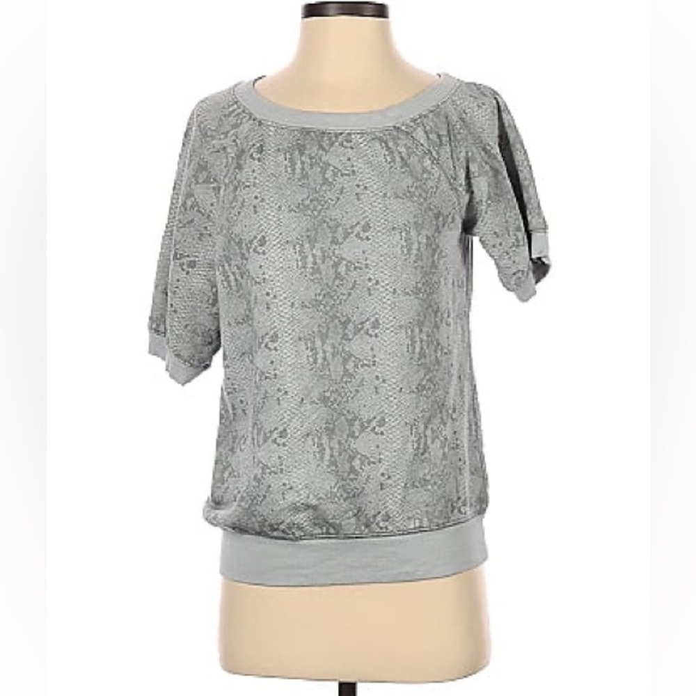 Evereve David Lerner studio snakeskin print short sleeve sweatshirt Sz large NWT
